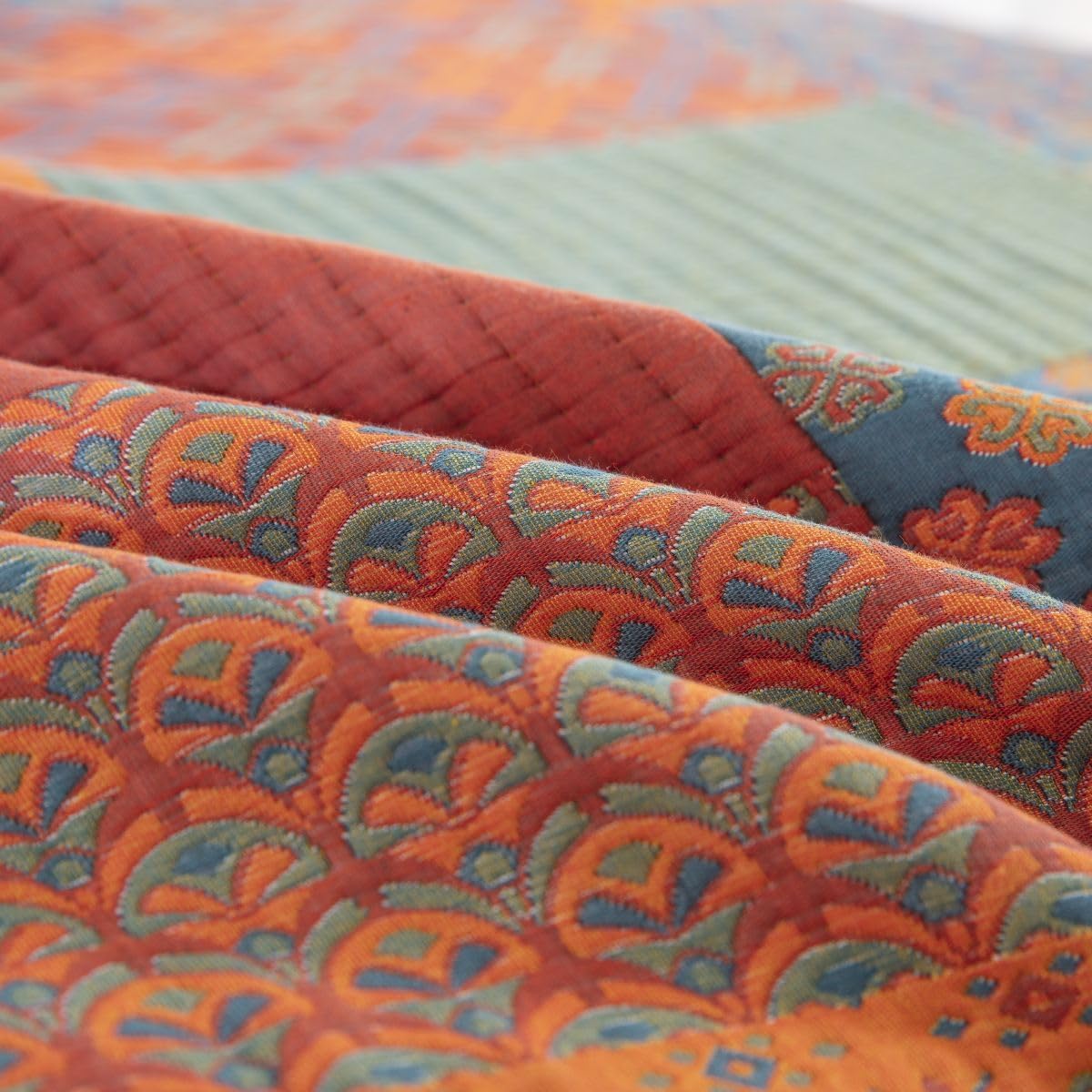Patchwork Quilt Set Cotton Multicolor Reversible Lightweight Bedding King — Image 5