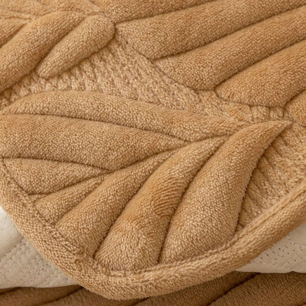 Pet-Friendly Quilted Sofa Cover Beige Polyester Non-Slip Protector — Image 7